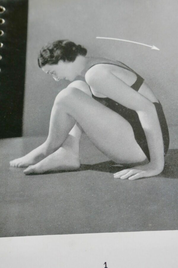 ALBUM DE GYMNASTIQUE QUOTIDIENNE - POUR ETRE SVELTE ET BELLE 1933 – Image 13