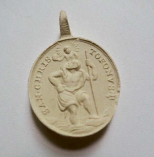 Médaille en plâtre   25 x 35 mm