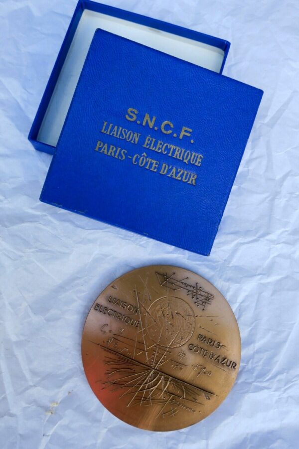 SNCF liaison électrique 1969, 66 mm., BRONZE. côte d'azur signée Trémois